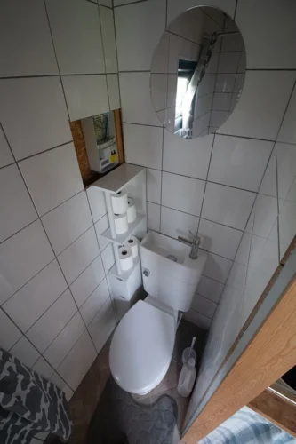 Cwtch Shepherd Hut - En-suite toilet